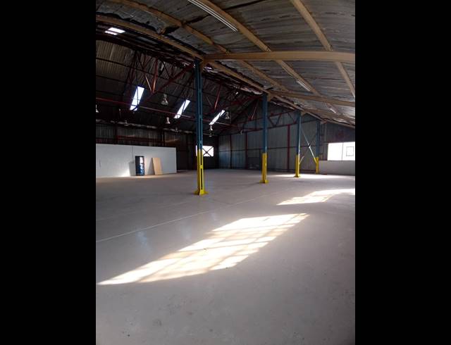 Warehouse property to rent in ANDERBOLT